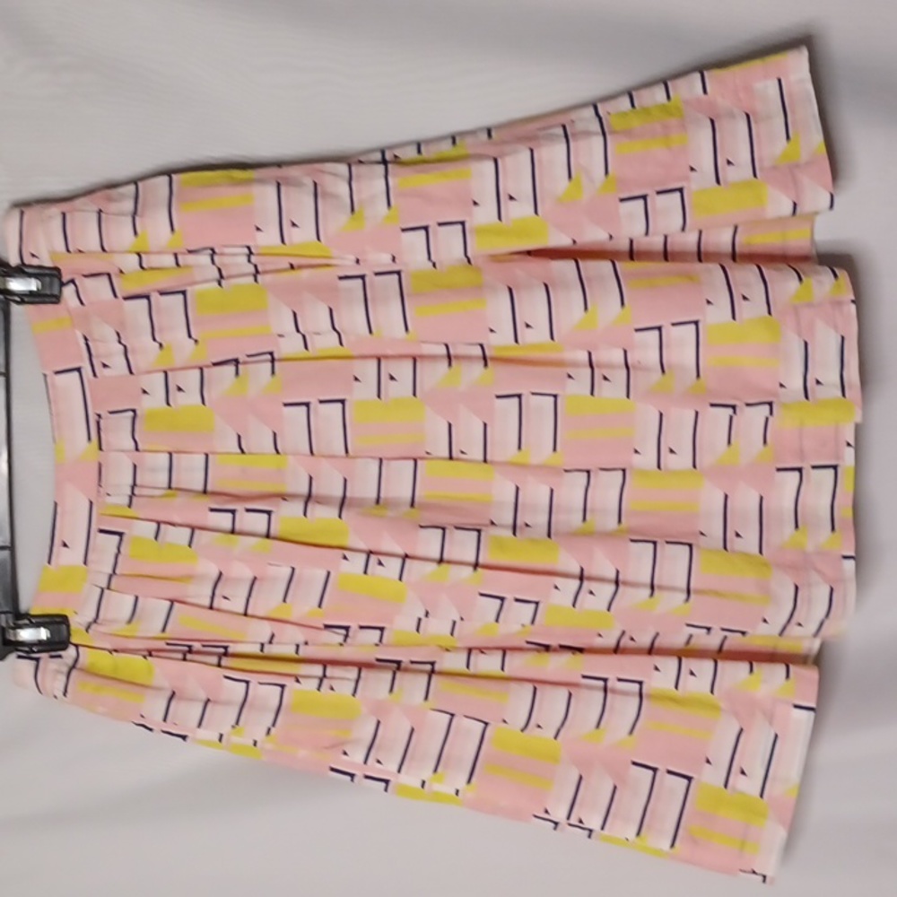 J.CREW Pink Pleated Skirt With Geometric Pattern.Size 4